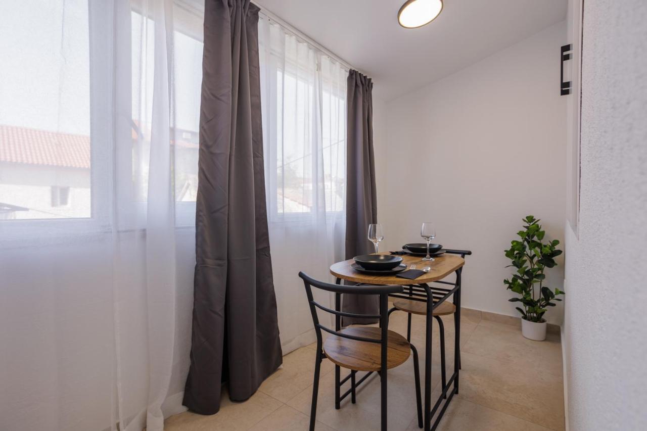 Apartments Piritus Split Exterior photo